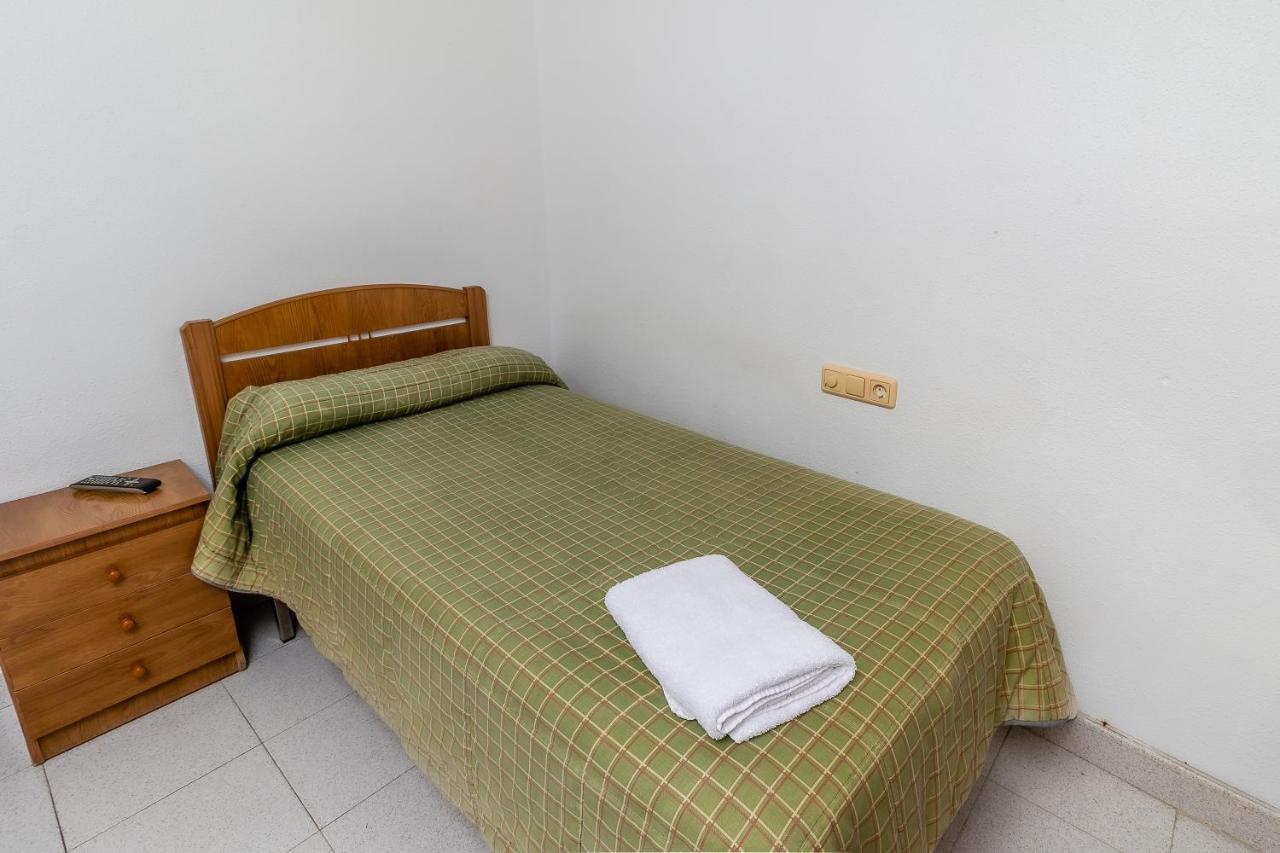 Hostal - Restaurante La Buena Villa By Vivere Stays Villalonquejar Exterior photo