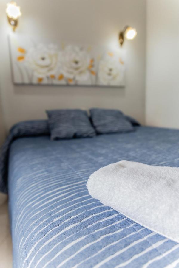 Hostal - Restaurante La Buena Villa By Vivere Stays Villalonquejar Exterior photo