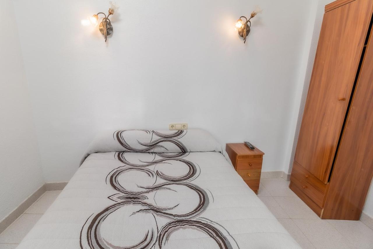 Hostal - Restaurante La Buena Villa By Vivere Stays Villalonquejar Exterior photo