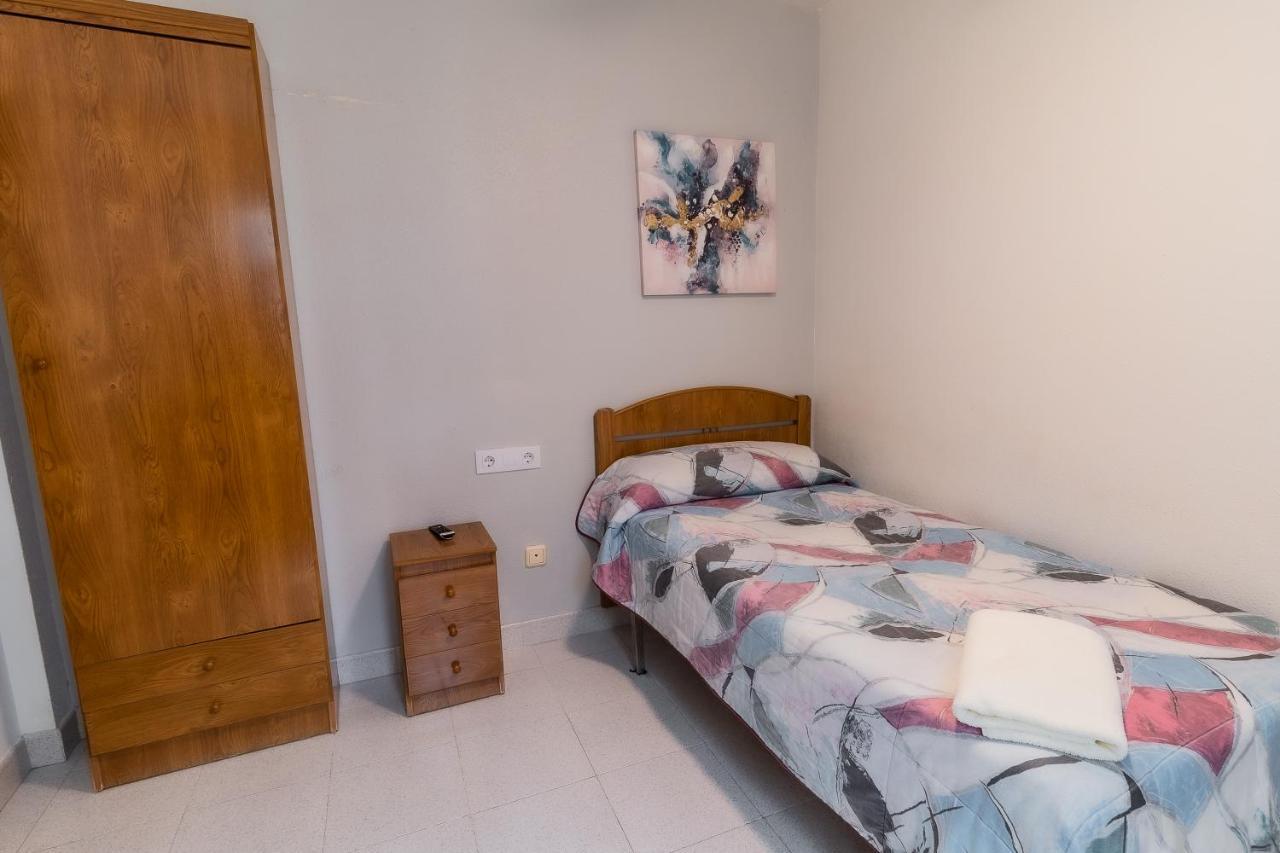Hostal - Restaurante La Buena Villa By Vivere Stays Villalonquejar Exterior photo