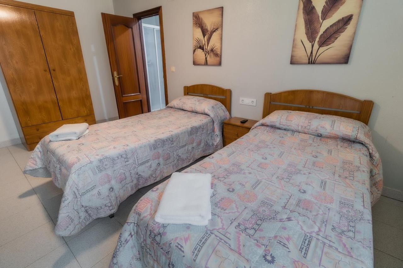 Hostal - Restaurante La Buena Villa By Vivere Stays Villalonquejar Exterior photo