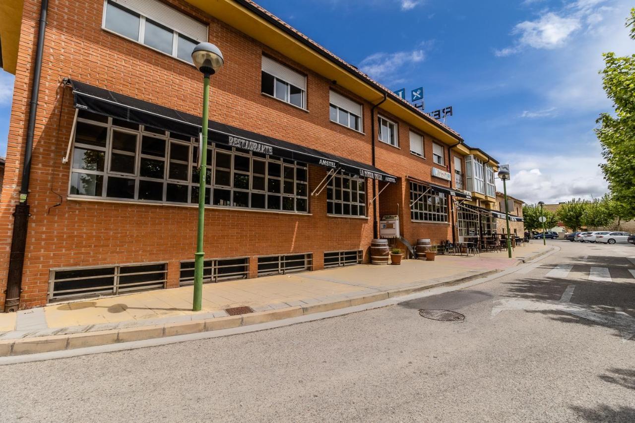Hostal - Restaurante La Buena Villa By Vivere Stays Villalonquejar Exterior photo